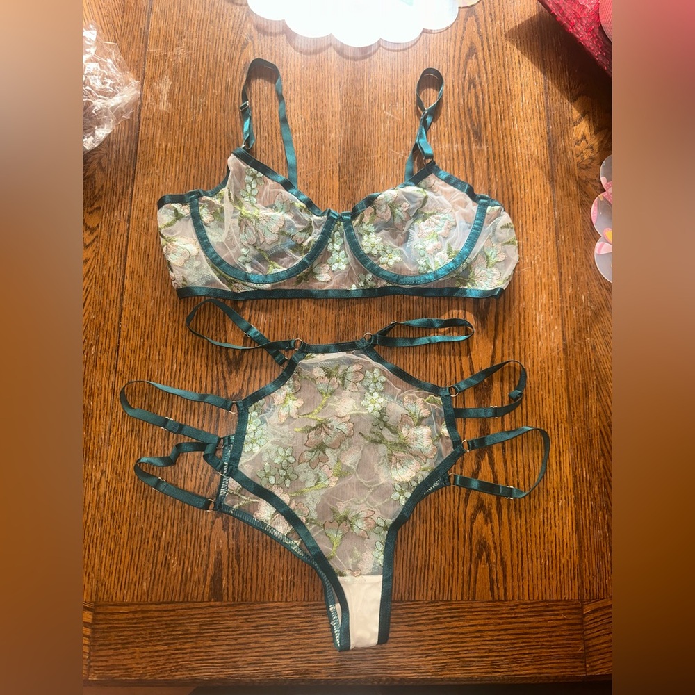 Floral Lace Lingerie Set
